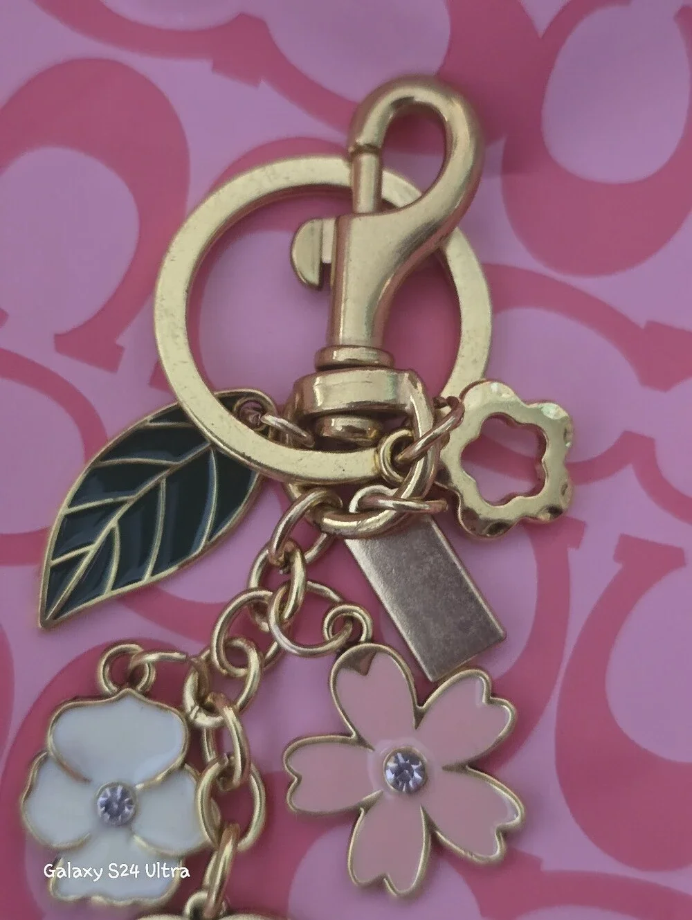 Beautiful Flower Bag Charm/ Keychain NEW - Picture 5 of 10